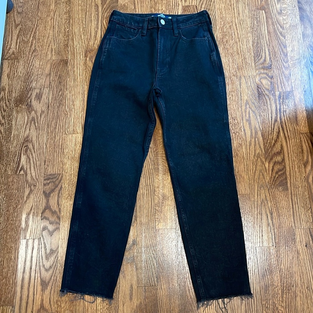 Hollister Ultra High-Rise Mom Jean